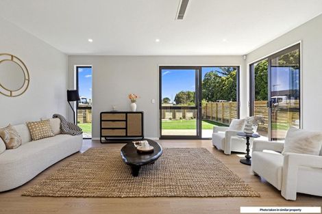 Photo of property in 2 Paretao Street, Massey, 0614