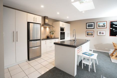 Photo of property in 154a Newlands Road, Newlands, Wellington, 6037