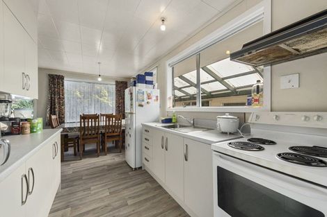 Photo of property in 23 Kowhai Street, Hamilton Lake, Hamilton, 3204