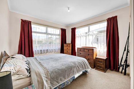 Photo of property in 120 Miranda Street, Stratford, 4332