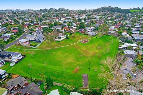 Photo of property in 19a Arosa Place, Forrest Hill, Auckland, 0620