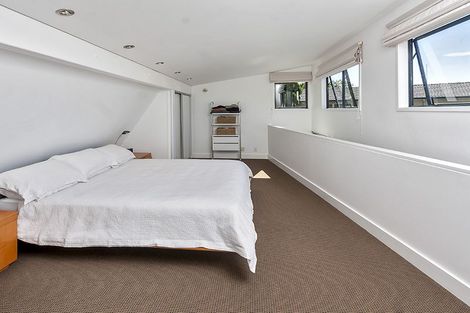 Photo of property in 21 Tanglewood Place, Cockle Bay, Auckland, 2014