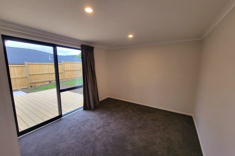 Photo of property in 18 Paihere Street, Huapai, Kumeu, 0810