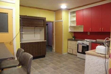 Photo of property in 2 Hobson Place, Takaro, Palmerston North, 4412