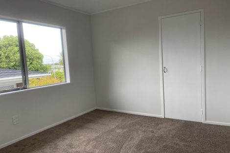 Photo of property in 72 Kirby Street, Glendene, Auckland, 0602