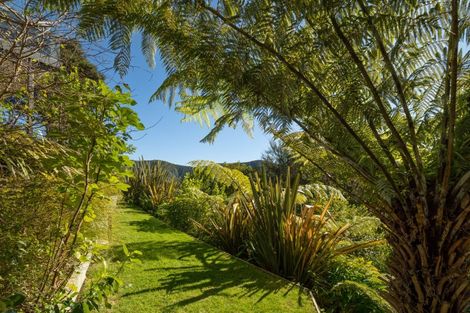 Photo of property in 27 Amelia Crescent, Waikawa, Picton, 7220