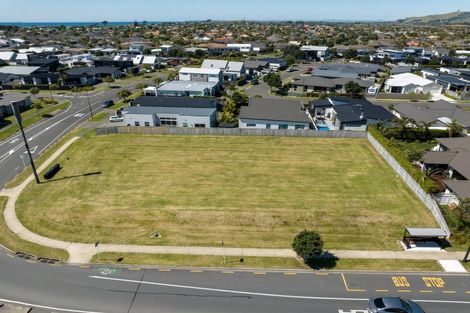 Photo of property in 334 Grenada Street, Papamoa Beach, Papamoa, 3118