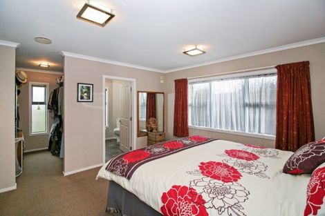 Photo of property in 53 Karamea Street, Whalers Gate, New Plymouth, 4310