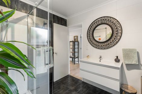 Photo of property in 102 Mark Street, Whangamata, 3620