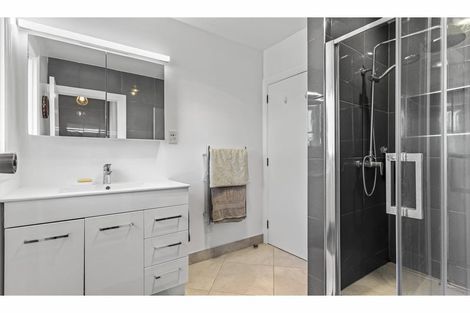 Photo of property in 10 Lloyd Avenue, Papatoetoe, Auckland, 2025