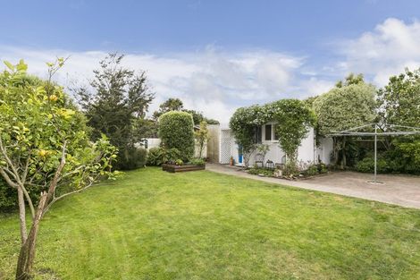 Photo of property in 11 Lincoln Avenue, Epuni, Lower Hutt, 5011