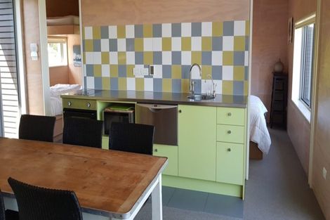 Photo of property in 2 Wairau Road, Oakura, 4314