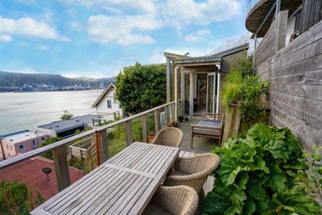 Photo of property in 300b Oriental Parade, Oriental Bay, Wellington, 6011