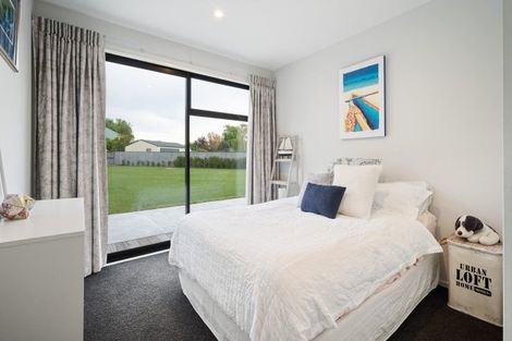 Photo of property in 3 Willowside Place, Amberley, 7410