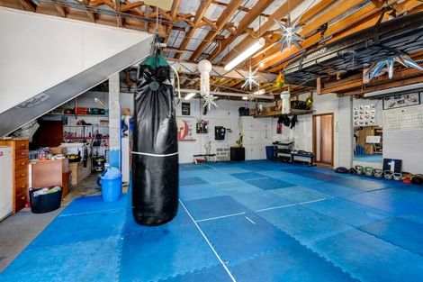 Photo of property in 5 Hillcrest Street, Glen Avon, New Plymouth, 4312