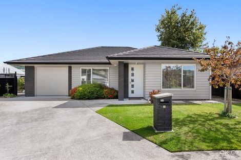 Photo of property in 12 Passchendaele Grove, Trentham, Upper Hutt, 5018
