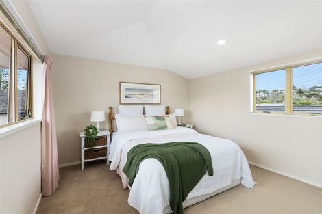 Photo of property in 484 Beach Road, Murrays Bay, Auckland, 0630