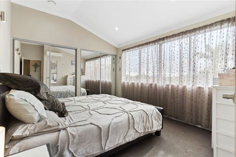 Photo of property in 1/62 Sorrel Crescent, Bucklands Beach, Auckland, 2012