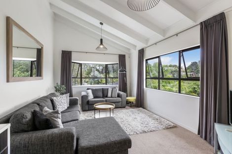 Photo of property in 2/660 Beach Road, Browns Bay, Auckland, 0630