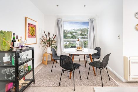 Photo of property in 21 Kopiko Way, Brooklyn, Wellington, 6021