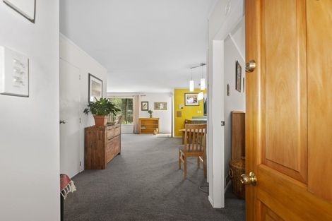 Photo of property in 11 Ashmore Place, Fairy Springs, Rotorua, 3015