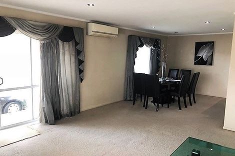 Photo of property in 2/421 Mount Albert Road, Mount Roskill, Auckland, 1041