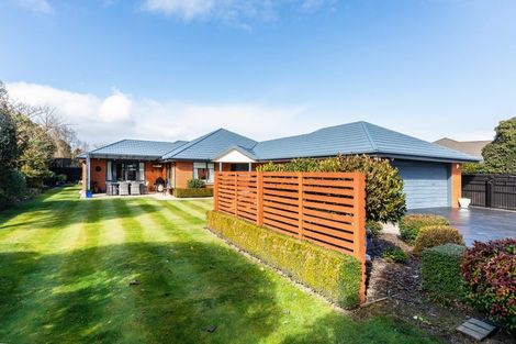 Photo of property in 8 Gwen Place, Redwood, Christchurch, 8051
