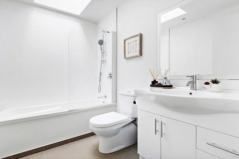 Photo of property in 14c Crieff Street, Northland, Wellington, 6012