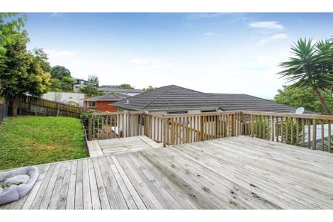 Photo of property in 1/27 Sovereign Place, Glenfield, Auckland, 0629