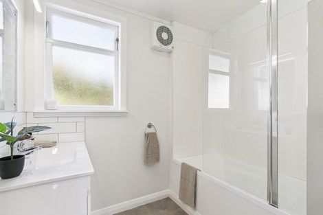 Photo of property in 49 Mckinley Crescent, Brooklyn, Wellington, 6021