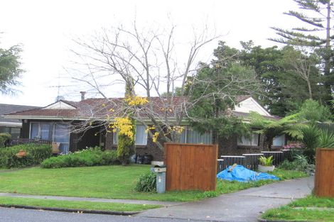 Photo of property in 37 Kurnell Drive, Botany Downs, Auckland, 2010