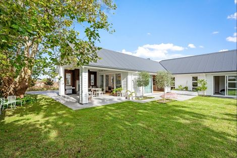 Photo of property in 12 Sandpiper Avenue, Point Wells, 0986