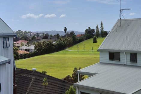 Photo of property in 2/485 Don Buck Road, Massey, Auckland, 0614