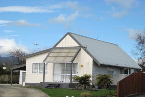 Photo of property in 9 Broadbelt Grove, Levin, 5510
