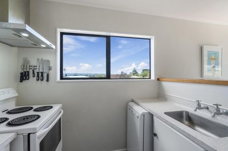 Photo of property in 1/6 Mona Vale, West Harbour, Auckland, 0618