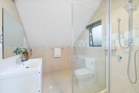 Photo of property in 12 San Casello Rise, Henderson, Auckland, 0612