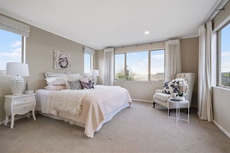 Photo of property in 17 Carousel Crescent, East Tamaki Heights, Auckland, 2016