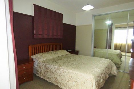 Photo of property in Devonport Apartments, 22/127 Saint Aubyn Street, New Plymouth, 4310