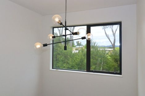 Photo of property in 39 Korokio Lane, Henderson, Auckland, 0612