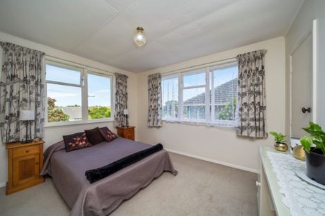Photo of property in 84 Cook Street, Marfell, New Plymouth, 4310