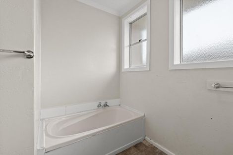 Photo of property in 74 Forfar Crescent, Rockdale, Invercargill, 9812