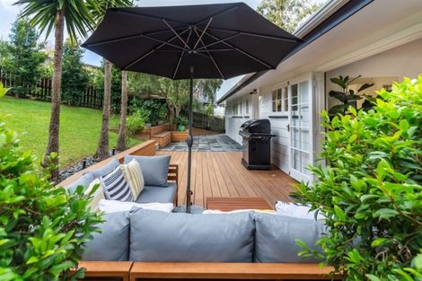 Photo of property in 11 West Glade Crescent, Birkenhead, Auckland, 0626