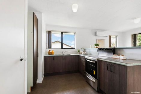 Photo of property in 3 Ebony Place, Massey, Auckland, 0614