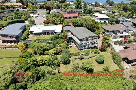 Photo of property in 10 Naera Place, Kawaha Point, Rotorua, 3010