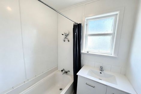 Photo of property in 60 Mckean Avenue, Manurewa, Auckland, 2102