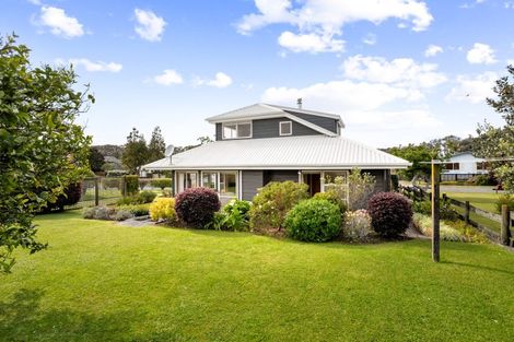 Photo of property in 104 Moana Anu Anu Avenue, Whangamata, 3620