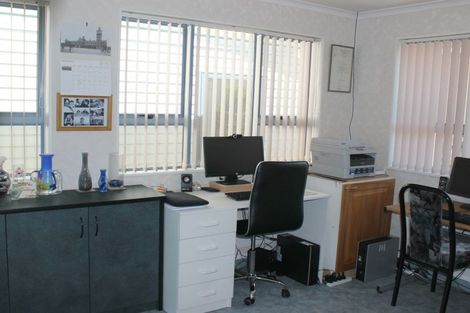 Photo of property in 32 Richmond Road, Carterton, 5713