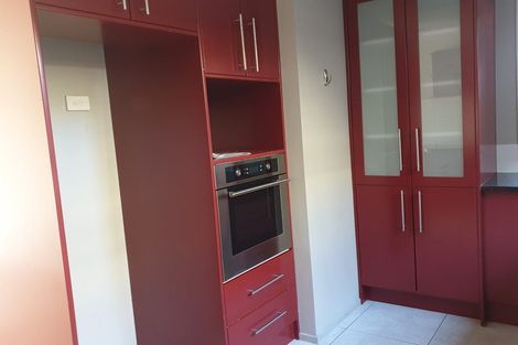 Photo of property in 1a Otahuri Crescent, Greenlane, Auckland, 1051