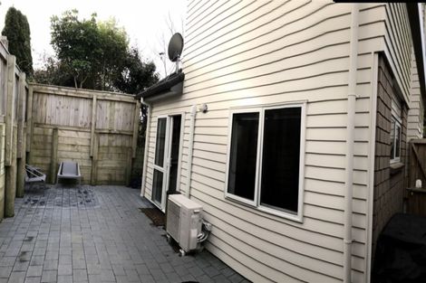 Photo of property in 3/16 Black Rock Road, Newlands, Wellington, 6037