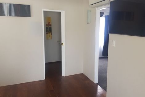 Photo of property in 53 West Harbour Drive, West Harbour, Auckland, 0618